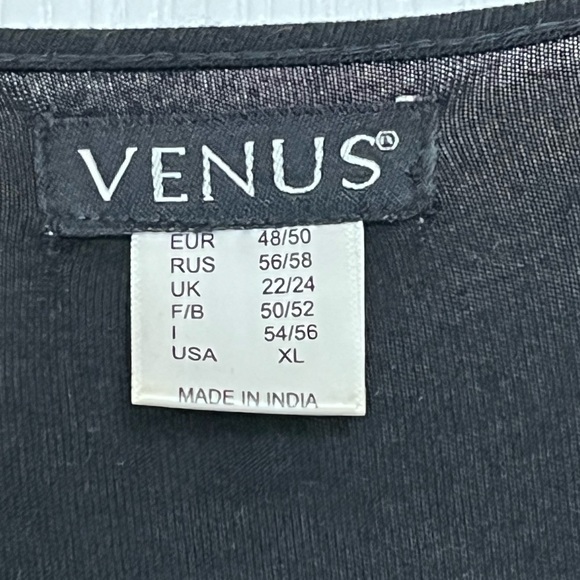 Venus Tunic Top with Deep V-Neck - Picture 3 of 3